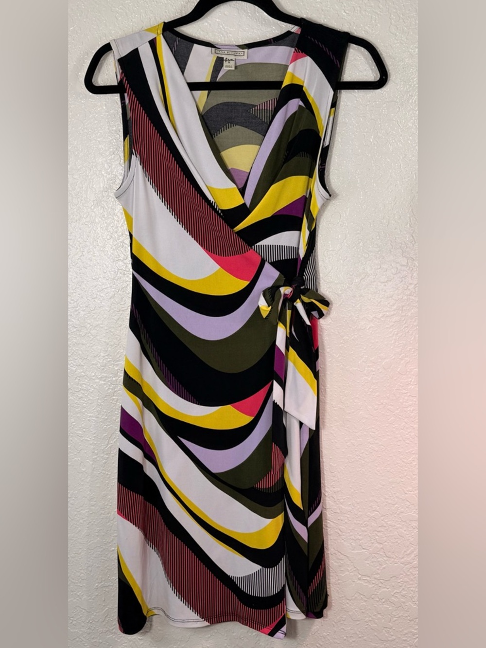 Dana Buchman Abstract Print Wrap Dress Size S Colorful V-Neck Stretch